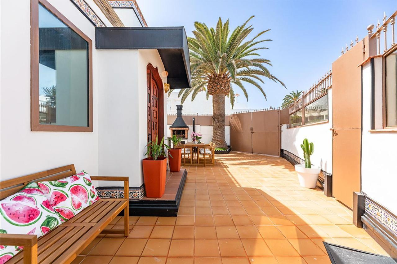 Villa Corralejo Bay Beachfront Corralejo By Holidays Home Exterior photo